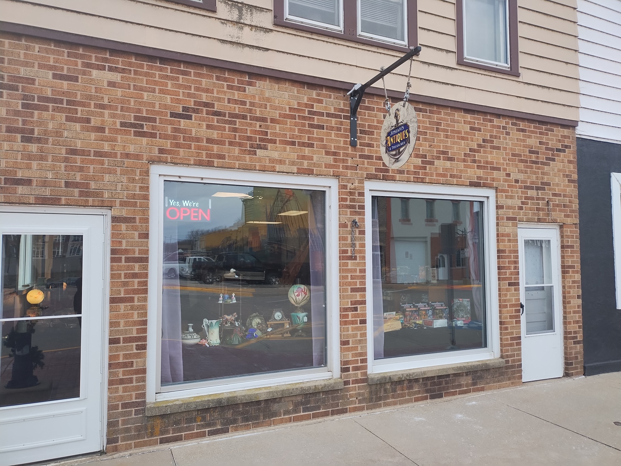 1738415765-store pic.jpg